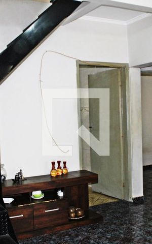 Casa à venda com 250m², 5 quartos e 3 vagasSala