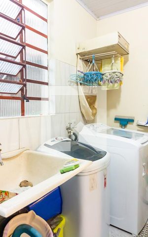 Apartamento à venda com 250m², 2 quartos e 2 vagas Apartamento à venda com 250m², 2 quartos e 2 vagasLavanderia