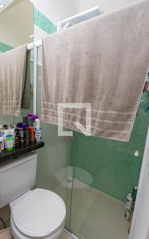 Casa de condomínio à venda com 110m², 2 quartos e 1 vaga Casa de condomínio à venda com 110m², 2 quartos e 1 vagaBanheiro da suíte