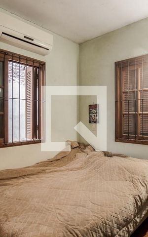 Casa à venda com 150m², 6 quartos e 2 vagas Casa à venda com 150m², 6 quartos e 2 vagasQuarto 4