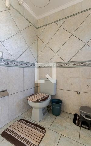Casa à venda com 150m², 6 quartos e 2 vagas Casa à venda com 150m², 6 quartos e 2 vagasBanheiro da Suíte