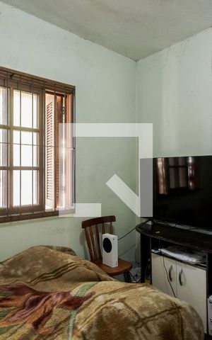 Casa à venda com 150m², 6 quartos e 2 vagas Casa à venda com 150m², 6 quartos e 2 vagasQuarto 5