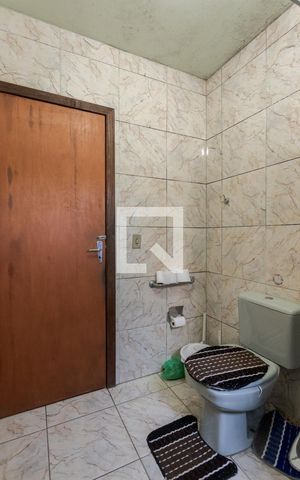 Casa à venda com 150m², 6 quartos e 2 vagas Casa à venda com 150m², 6 quartos e 2 vagasBanheiro Social 2