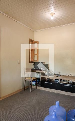 Casa à venda com 150m², 6 quartos e 2 vagas Casa à venda com 150m², 6 quartos e 2 vagasSala 1
