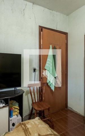 Casa à venda com 150m², 6 quartos e 2 vagas Casa à venda com 150m², 6 quartos e 2 vagasQuarto 5