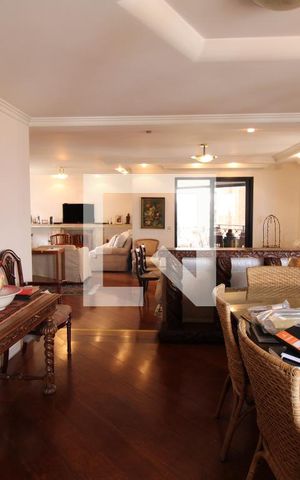Apartamento para alugar com 270m², 4 quartos e 5 vagasSala