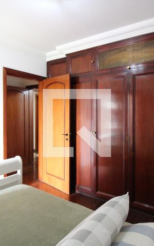 Apartamento para alugar com 270m², 4 quartos e 5 vagasSuíte 4 - Armários 