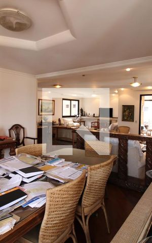 Apartamento para alugar com 270m², 4 quartos e 5 vagasSala