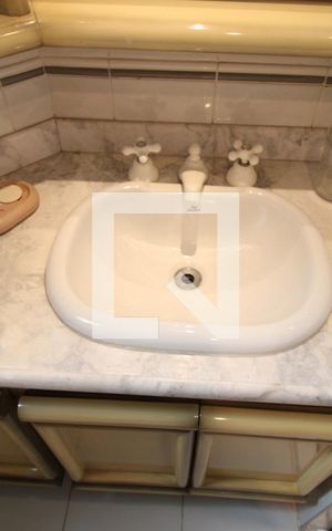Apartamento para alugar com 270m², 4 quartos e 5 vagasBanheiro da suíte 2 