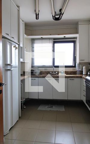 Apartamento para alugar com 270m², 4 quartos e 5 vagasCozinha