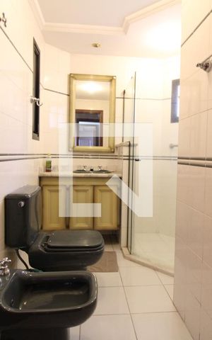 Apartamento para alugar com 270m², 4 quartos e 5 vagasBanheiro da suíte 4 