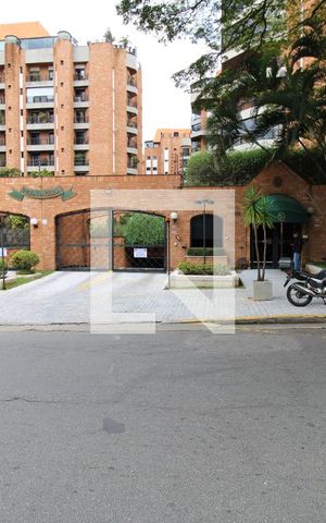 Apartamento para alugar com 270m², 4 quartos e 5 vagasFachada e portaria 
