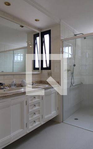 Apartamento para alugar com 270m², 4 quartos e 5 vagasBanheiro 1 da suíte 1