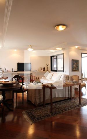 Apartamento para alugar com 270m², 4 quartos e 5 vagasSala