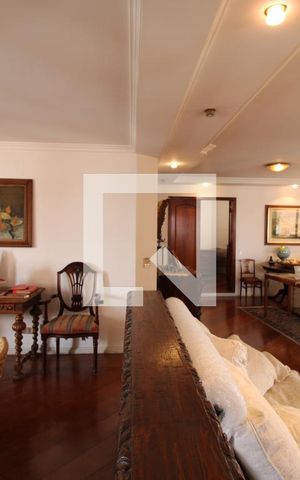 Apartamento para alugar com 270m², 4 quartos e 5 vagasSala