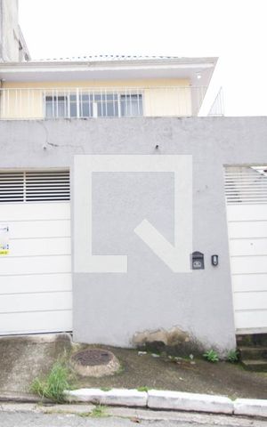 Casa à venda com 320m², 5 quartos e 1 vaga Casa à venda com 320m², 5 quartos e 1 vagaFachada