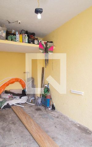 Casa à venda com 320m², 5 quartos e 1 vaga Casa à venda com 320m², 5 quartos e 1 vagaGaragem