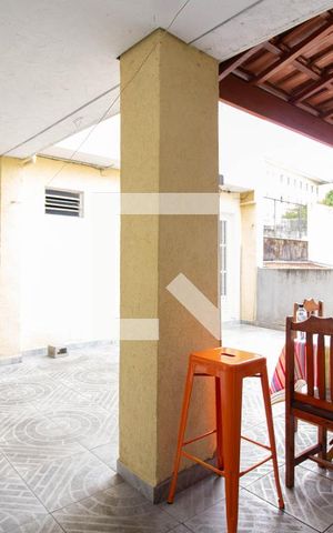 Casa à venda com 320m², 5 quartos e 1 vaga Casa à venda com 320m², 5 quartos e 1 vagaQuintal