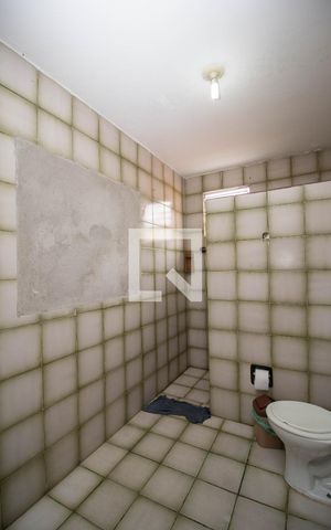 Casa à venda com 320m², 5 quartos e 1 vaga Casa à venda com 320m², 5 quartos e 1 vagaBanheiro
