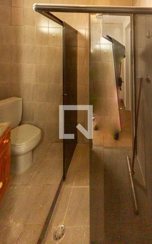 Casa para alugar com 54m², 2 quartos e sem vaga Casa para alugar com 54m², 2 quartos e sem vagaBanheiro Social