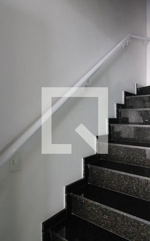 Casa à venda com 289m², 4 quartos e 2 vagasEscada