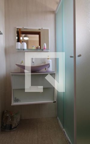 Casa à venda com 289m², 4 quartos e 2 vagasBanheiro da suíte 2