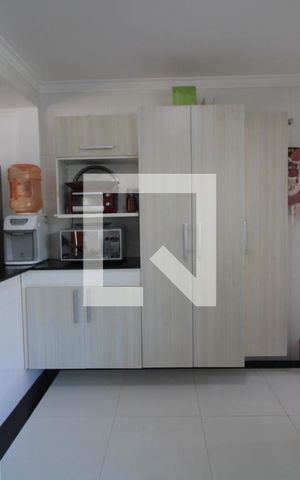 Casa à venda com 289m², 4 quartos e 2 vagasCozinha