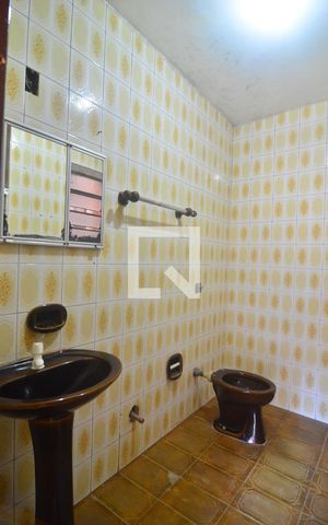 Casa à venda com 144m², 6 quartos e 7 vagasBanheiro Social