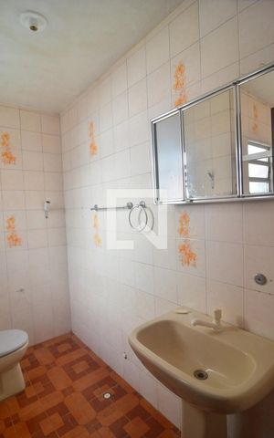 Casa à venda com 144m², 6 quartos e 7 vagasBanheiro Suíte