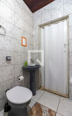 Casa à venda com 350m², 1 quarto e sem vaga Casa à venda com 350m², 1 quarto e sem vagaBanheiro