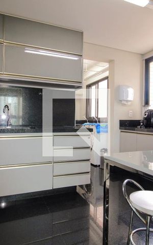 Apartamento à venda com 147m², 4 quartos e 4 vagasCozinha