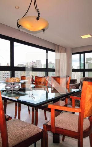 Apartamento à venda com 147m², 4 quartos e 4 vagasSala