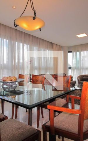 Apartamento à venda com 147m², 4 quartos e 4 vagasSala