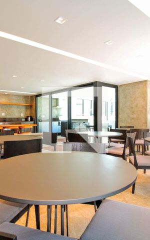 Apartamento à venda com 147m², 4 quartos e 4 vagasSalão de Festas