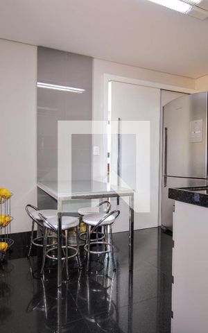 Apartamento à venda com 147m², 4 quartos e 4 vagasCozinha