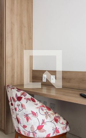 Studio para alugar com 35m², 1 quarto e 1 vaga Studio para alugar com 35m², 1 quarto e 1 vagaMesa de Estudo