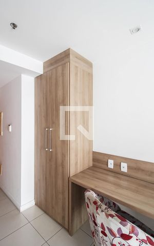 Studio para alugar com 35m², 1 quarto e 1 vaga Studio para alugar com 35m², 1 quarto e 1 vagaArmário