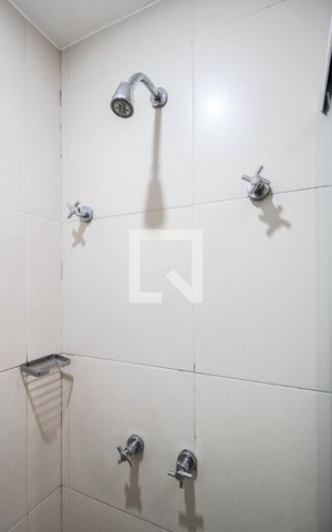 Studio para alugar com 35m², 1 quarto e 1 vaga Studio para alugar com 35m², 1 quarto e 1 vagaBanheiro