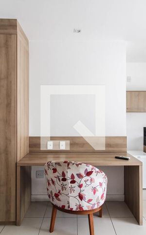 Studio para alugar com 35m², 1 quarto e 1 vaga Studio para alugar com 35m², 1 quarto e 1 vagaArmário