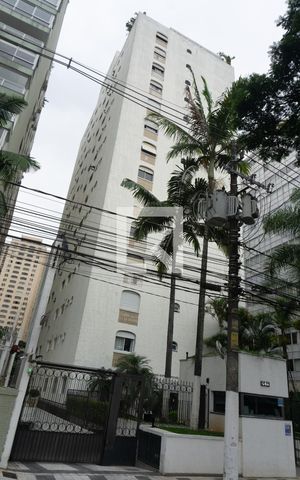 Apartamento à venda com 210m², 3 quartos e 2 vagasFachada
