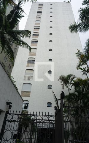 Apartamento à venda com 210m², 3 quartos e 2 vagasFachada