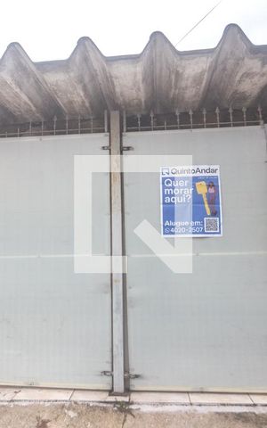 Casa à venda com 147m², 2 quartos e 2 vagas Casa à venda com 147m², 2 quartos e 2 vagasFachada