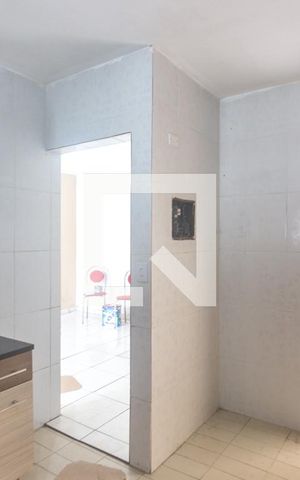 Casa à venda com 147m², 2 quartos e 2 vagas Casa à venda com 147m², 2 quartos e 2 vagasCozinha