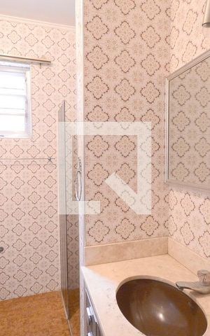 Casa para alugar com 609m², 5 quartos e 6 vagas Casa para alugar com 609m², 5 quartos e 6 vagasBanheiro de Serviço