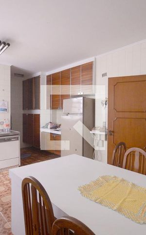 Casa para alugar com 609m², 5 quartos e 6 vagas Casa para alugar com 609m², 5 quartos e 6 vagasCozinha