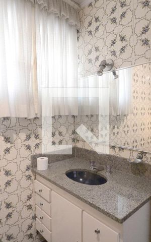 Casa para alugar com 609m², 5 quartos e 6 vagas Casa para alugar com 609m², 5 quartos e 6 vagasBanheiro 1