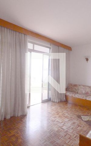 Casa para alugar com 609m², 5 quartos e 6 vagas Casa para alugar com 609m², 5 quartos e 6 vagasSala de Estar