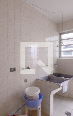 Casa para alugar com 609m², 5 quartos e 6 vagas Casa para alugar com 609m², 5 quartos e 6 vagasArea de Serviço