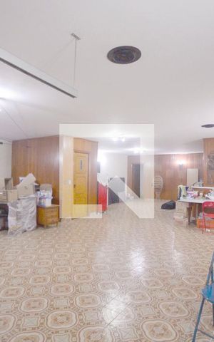 Casa para alugar com 609m², 5 quartos e 6 vagas Casa para alugar com 609m², 5 quartos e 6 vagasGaragem