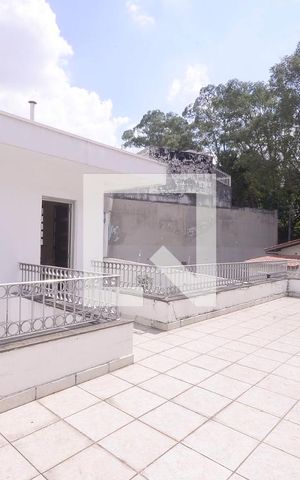 Casa para alugar com 609m², 5 quartos e 6 vagas Casa para alugar com 609m², 5 quartos e 6 vagasTerraço